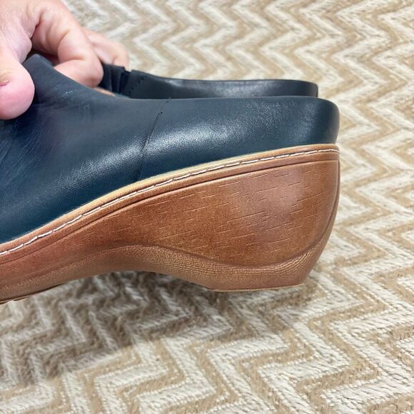 SoftWalk Madison Leather Wedge Clogs Navy Blue - Picture 6 of 10